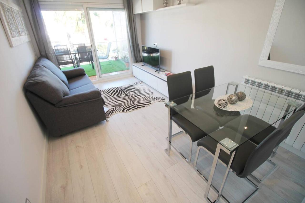 Family Deluxe Apartment Beach Castelldefels Eksteriør billede