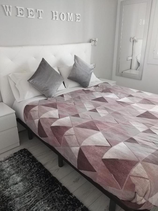 Family Deluxe Apartment Beach Castelldefels Eksteriør billede