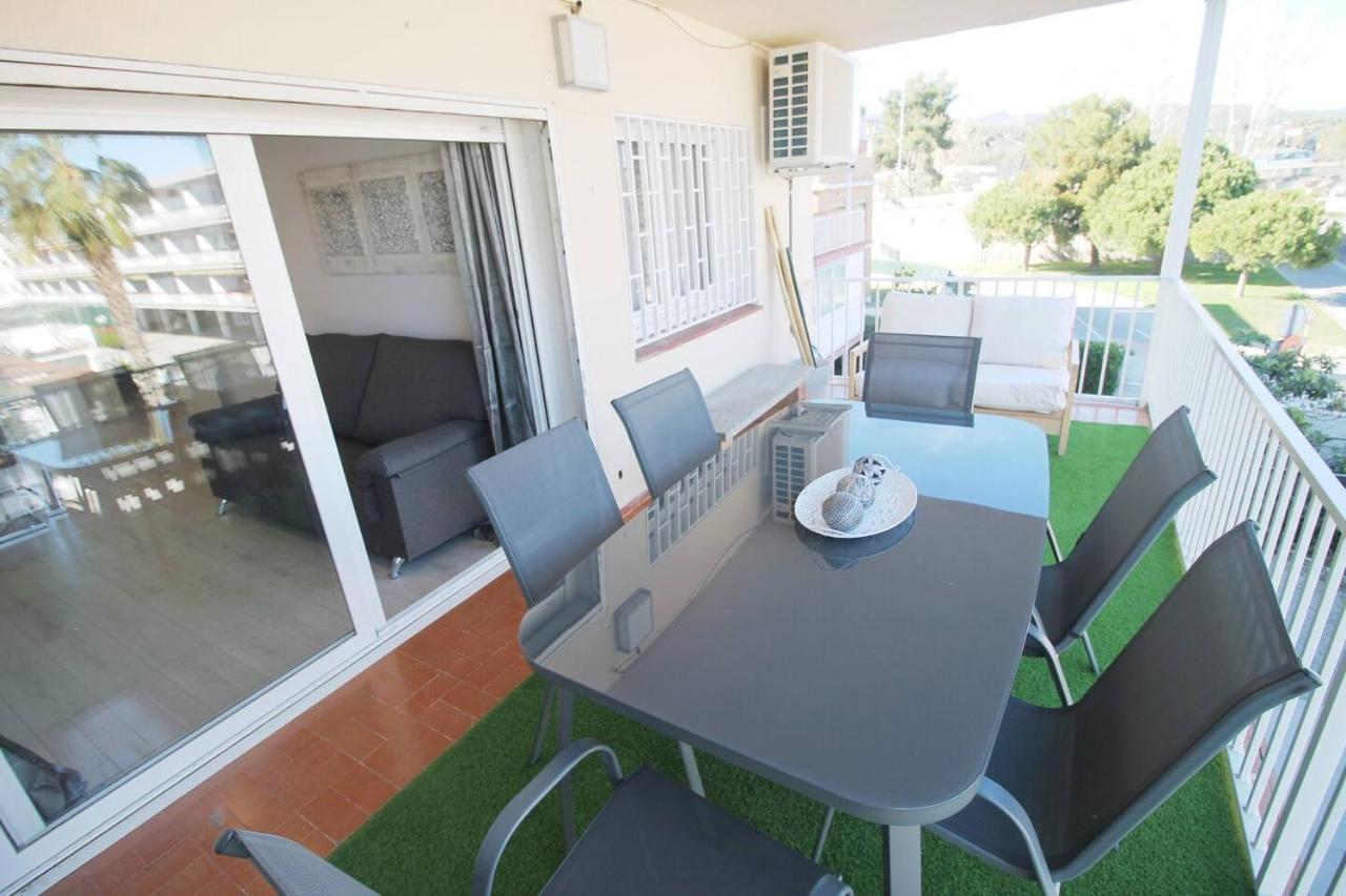 Family Deluxe Apartment Beach Castelldefels Eksteriør billede