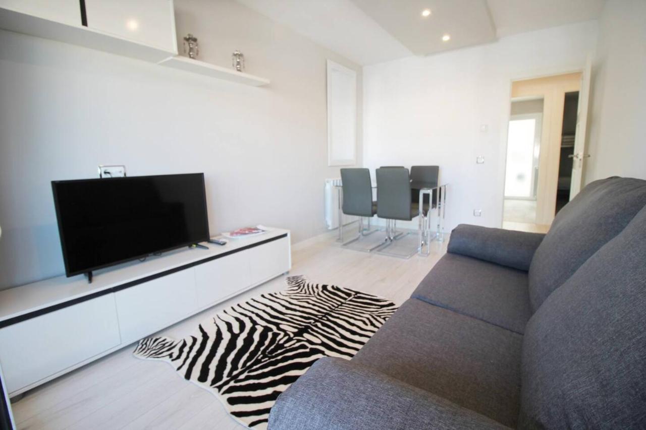 Family Deluxe Apartment Beach Castelldefels Eksteriør billede