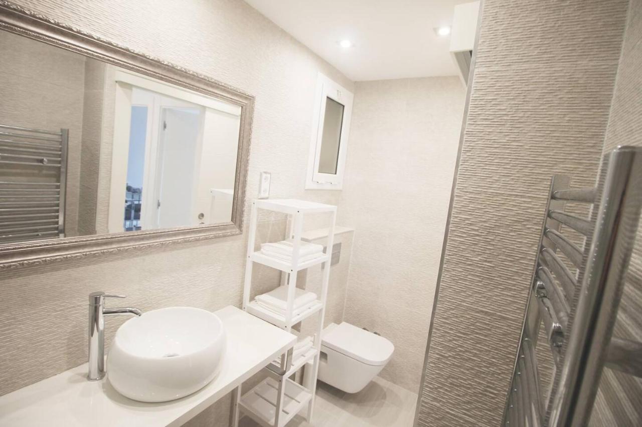 Family Deluxe Apartment Beach Castelldefels Eksteriør billede