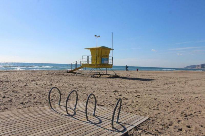 Family Deluxe Apartment Beach Castelldefels Eksteriør billede